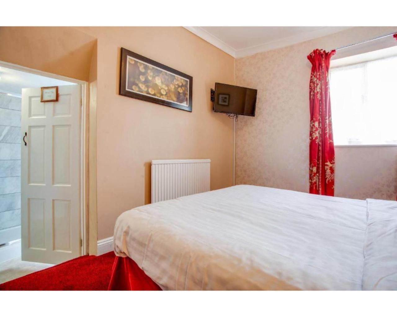 The Rose And Crown Hotel Wisbech Room photo