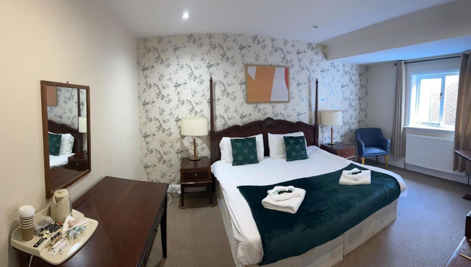 The Rose And Crown Hotel Wisbech Room photo